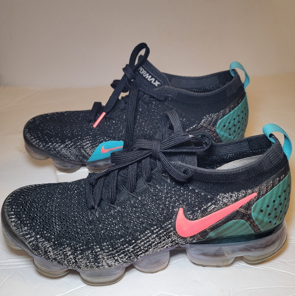 Nike Air VaporMax Flyknit 2 Hot Punch Size 8